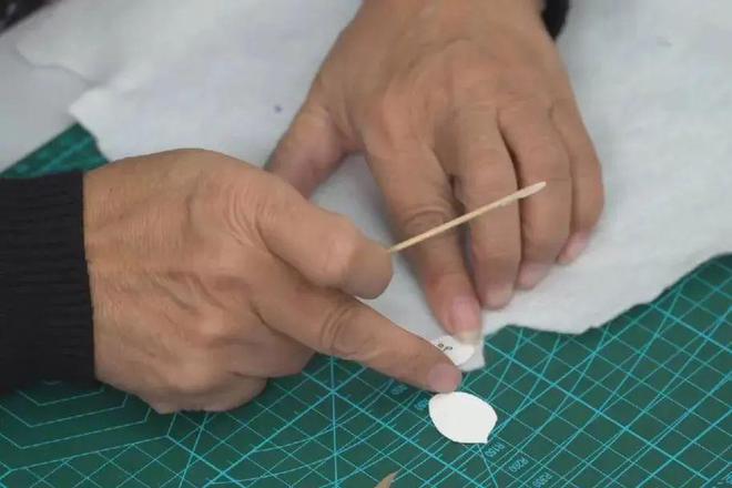 守护非遗、传承手艺！宝山市民云课堂教你制作布艺堆画(图1)