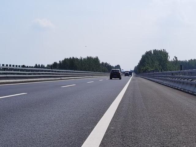 G15沈海高速莱西段路面大中修工程建设完工(图1)