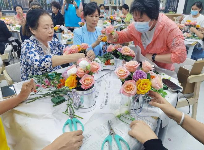 创意花艺灯光之美！益田佳人花艺技能班又创新招(图3)