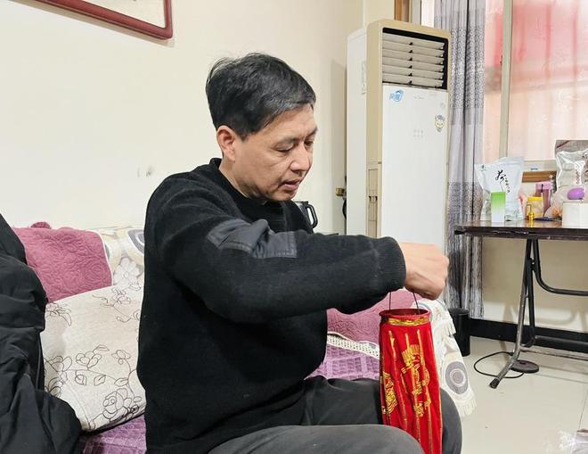 陕西大叔做灯笼“红火”了关中平原(图1)